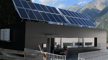 Bürogebäude mit Photovoltaik